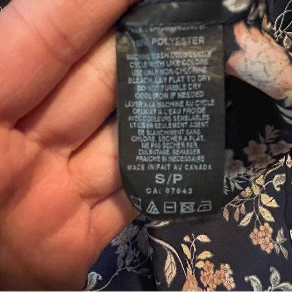 3 for $30! Como black floral cold shoulder top - Picture 7 of 8